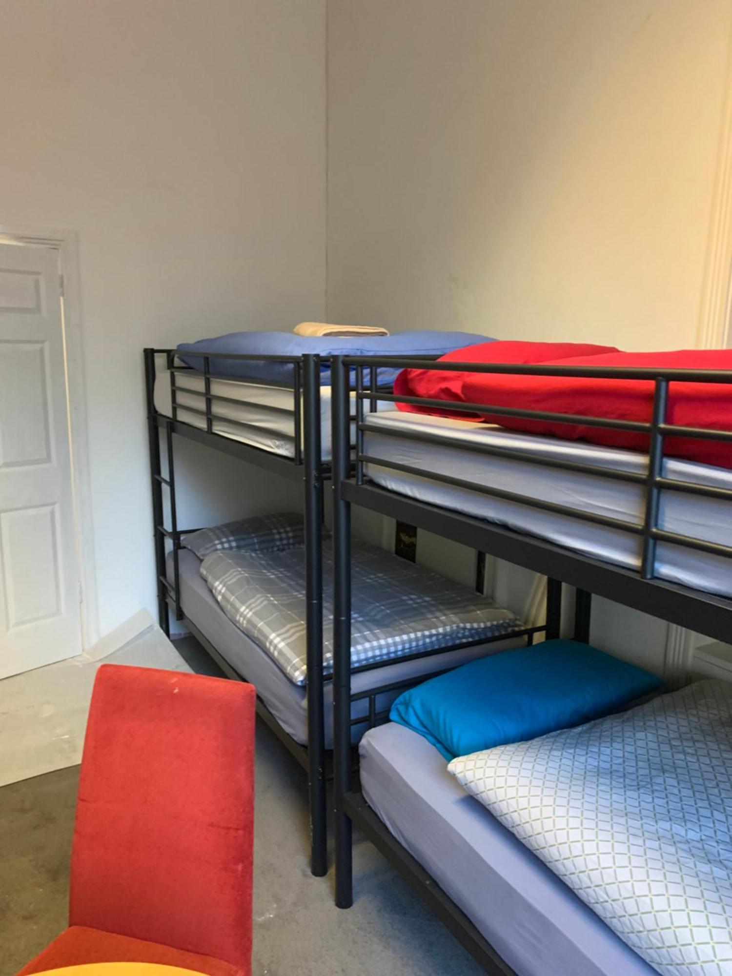 Eden Quay Guesthouse Private Rooms Дъблин Стая снимка