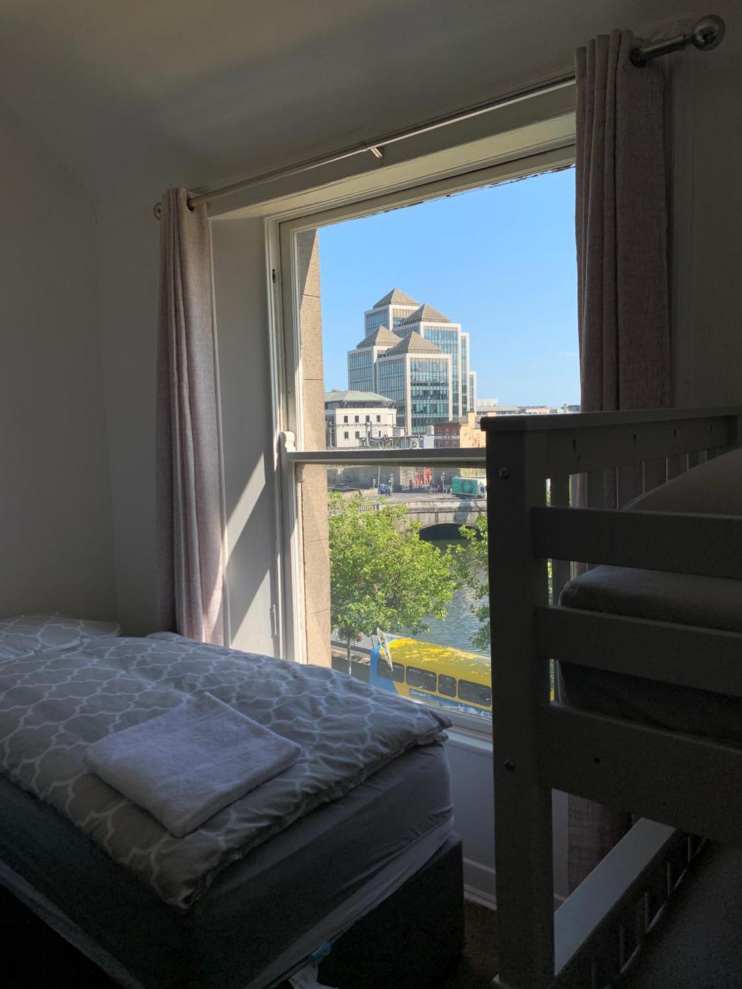 Eden Quay Guesthouse Private Rooms Дъблин Екстериор снимка