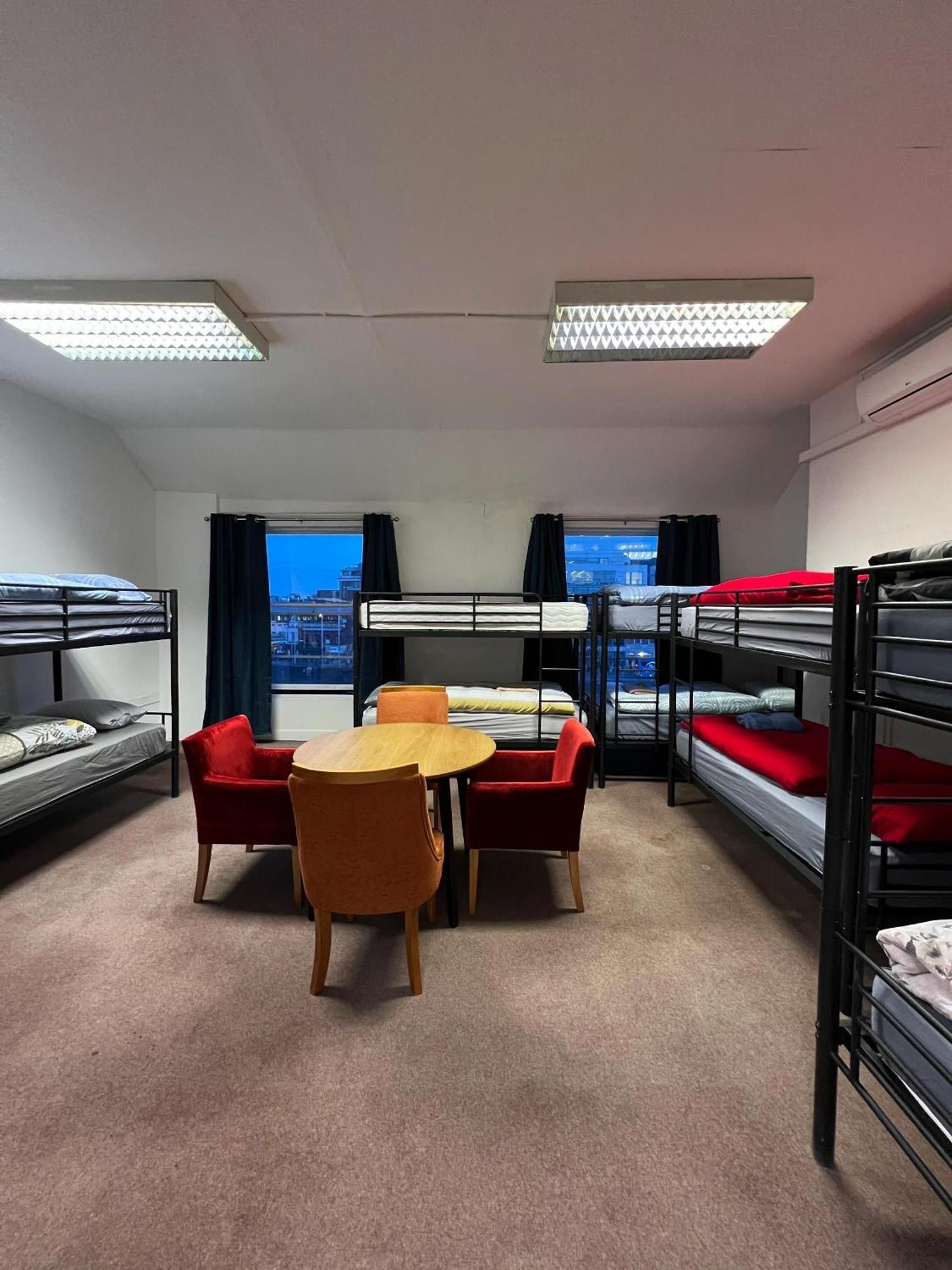 Eden Quay Guesthouse Private Rooms Дъблин Екстериор снимка