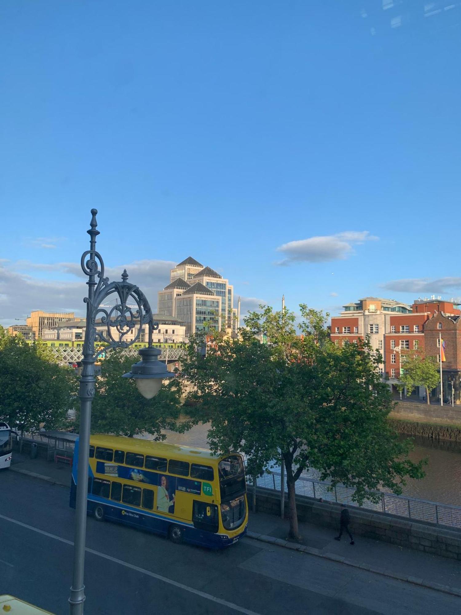 Eden Quay Guesthouse Private Rooms Дъблин Екстериор снимка