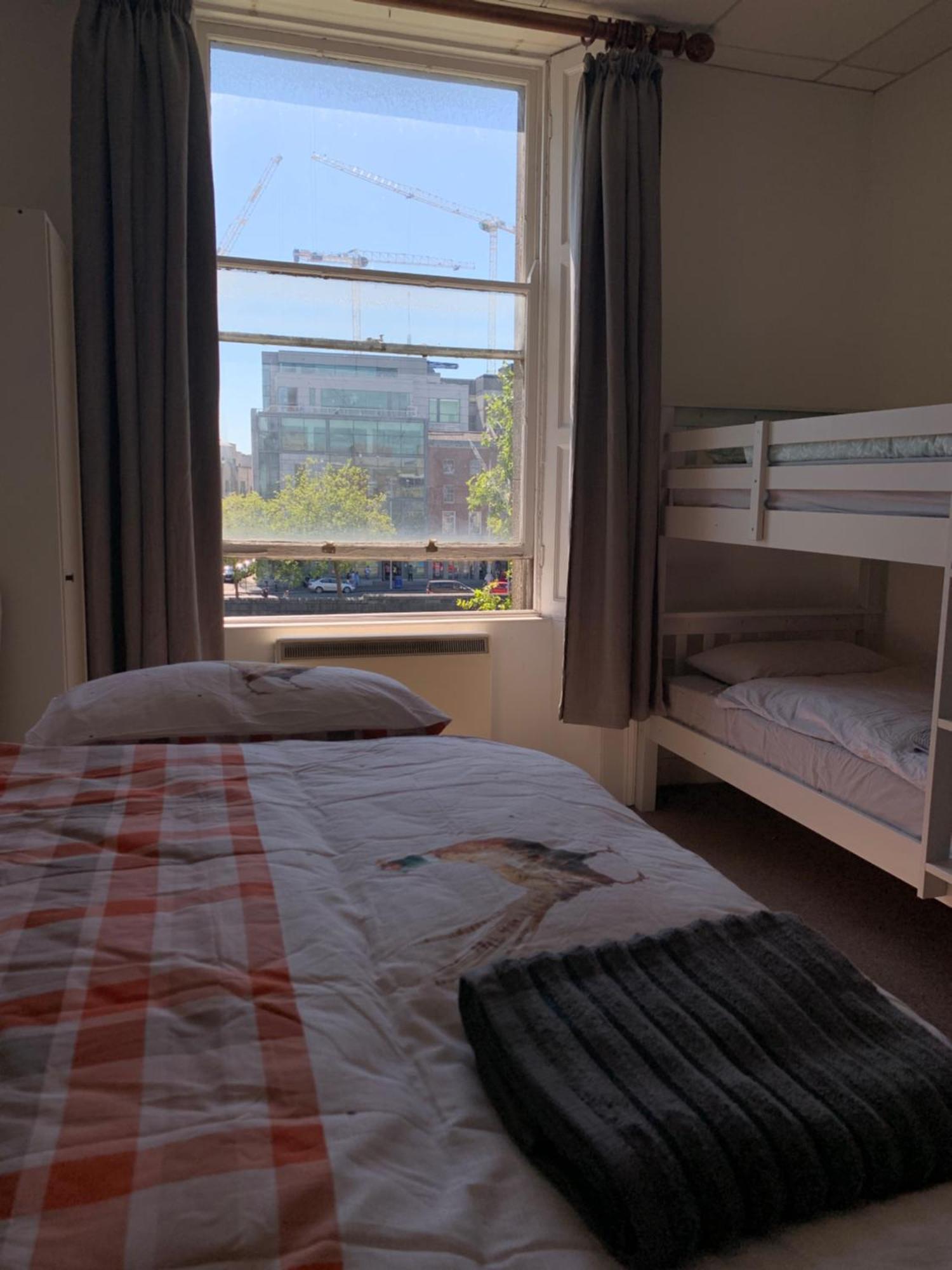 Eden Quay Guesthouse Private Rooms Дъблин Екстериор снимка