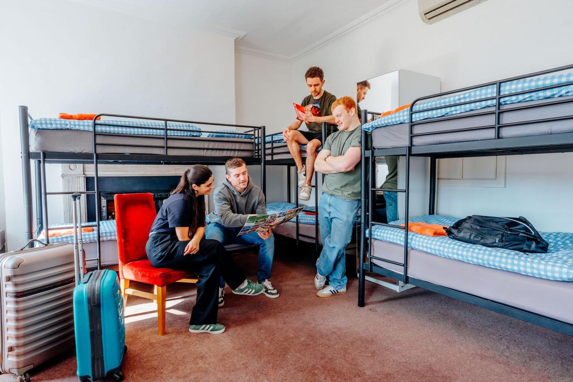 Eden Quay Guesthouse Private Rooms Дъблин Екстериор снимка
