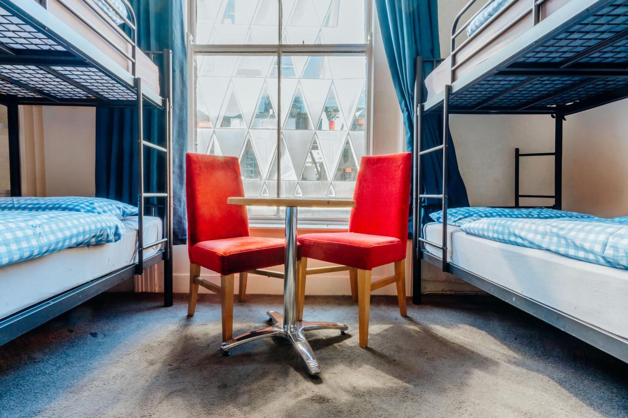Eden Quay Guesthouse Private Rooms Дъблин Стая снимка