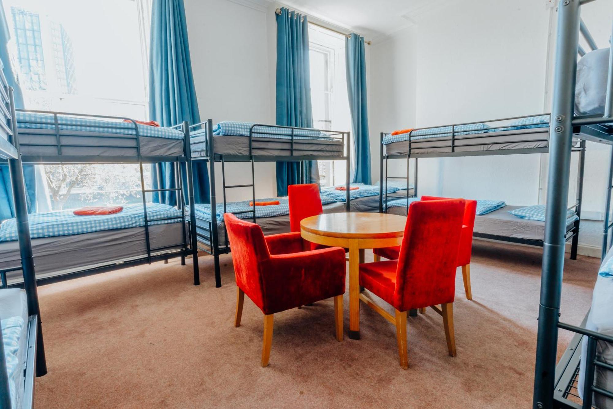 Eden Quay Guesthouse Private Rooms Дъблин Стая снимка