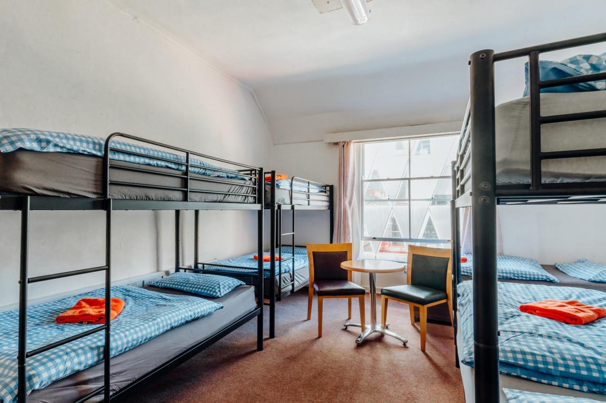 Eden Quay Guesthouse Private Rooms Дъблин Стая снимка