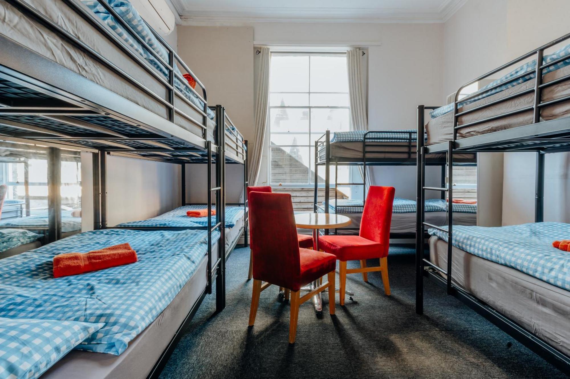 Eden Quay Guesthouse Private Rooms Дъблин Стая снимка