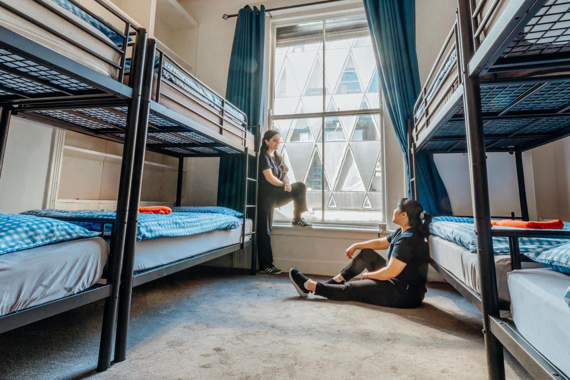 Eden Quay Guesthouse Private Rooms Дъблин Стая снимка