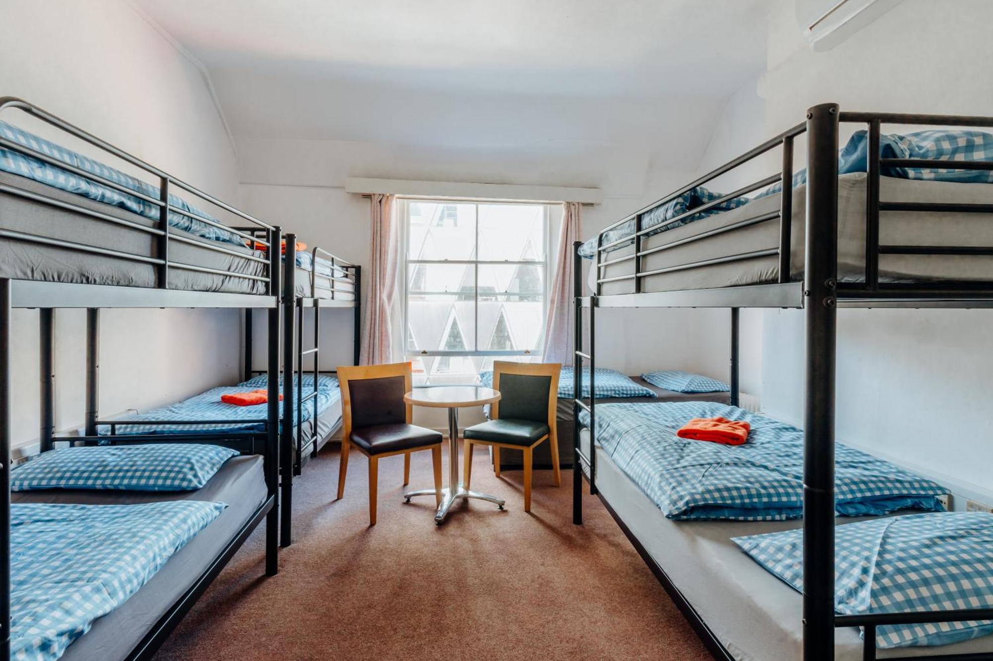 Eden Quay Guesthouse Private Rooms Дъблин Стая снимка